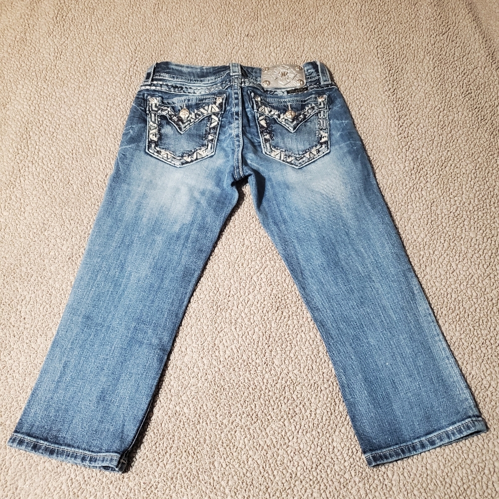 Miss Me Medium Wash Distressed Cropped Jeans Bling Women Sz 27(29"w X 20½"l)